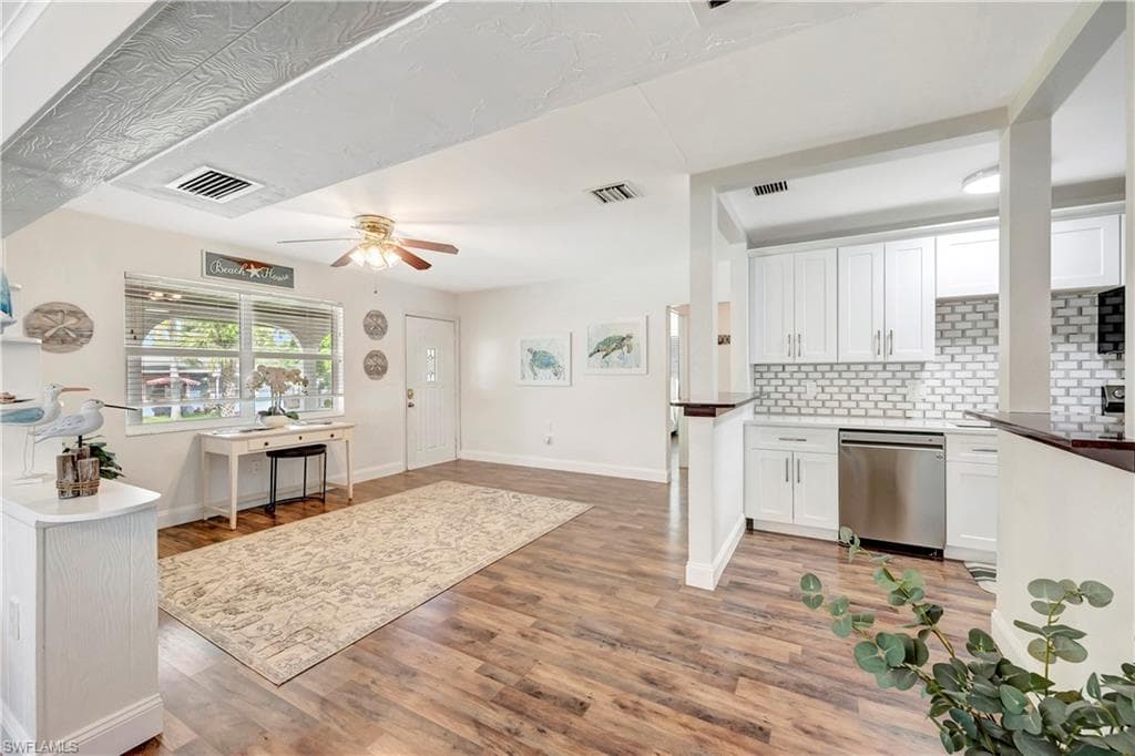 802 8th Ct W, Naples, FL 34108-12