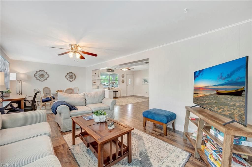 802 8th Ct W, Naples, FL 34108-14
