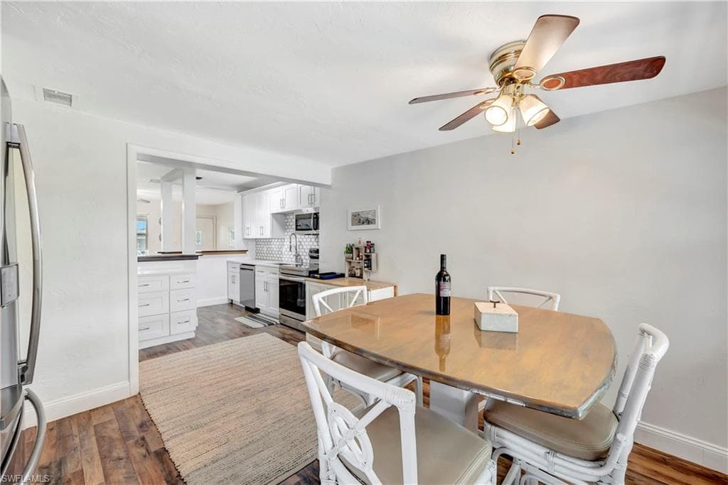 802 8th Ct W, Naples, FL 34108-29