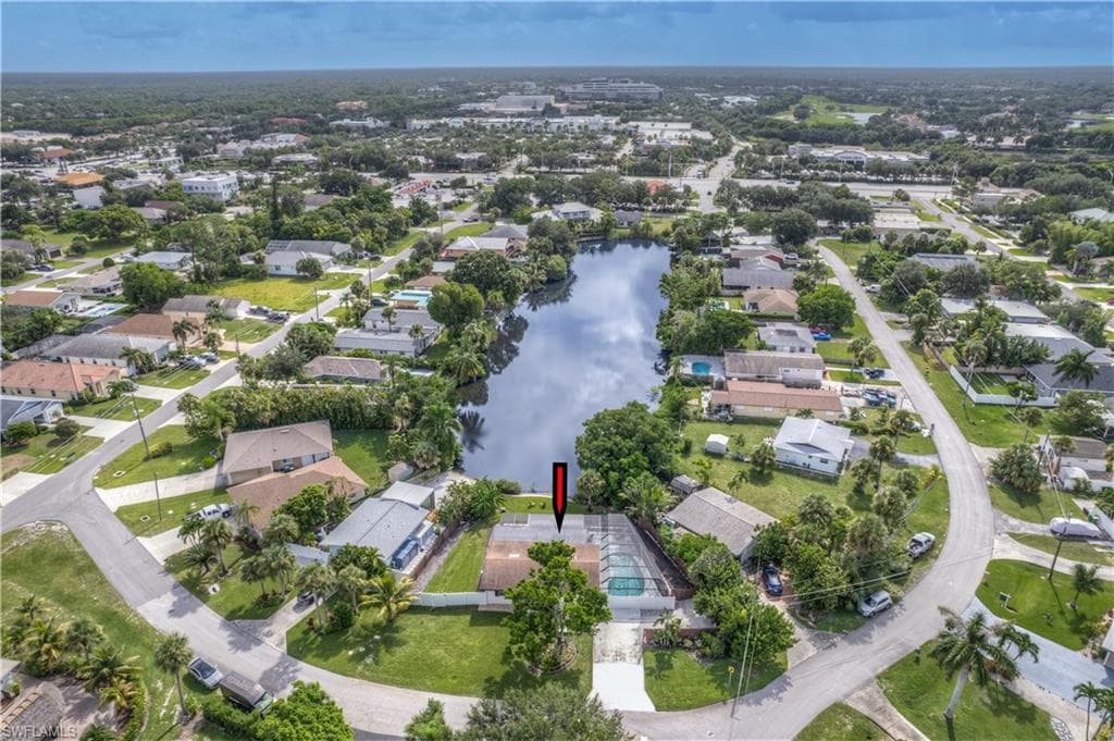 802 8th Ct W, Naples, FL 34108-3