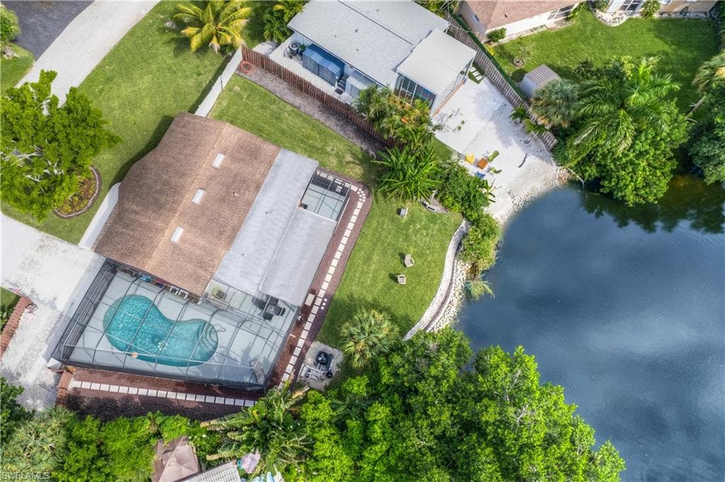 802 8th Ct W, Naples, FL 34108-5