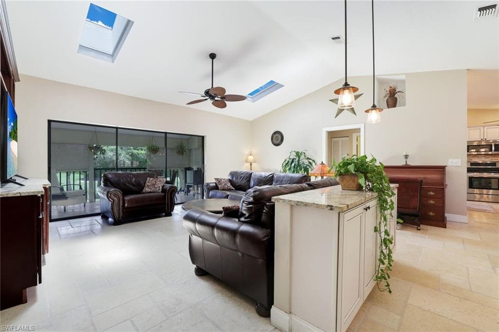193 Albi Rd 6, Naples, FL 34112-4
