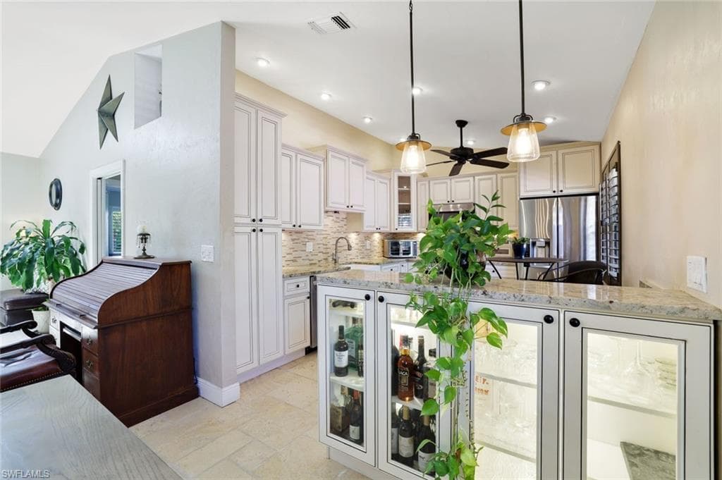 193 Albi Rd 6, Naples, FL 34112-6