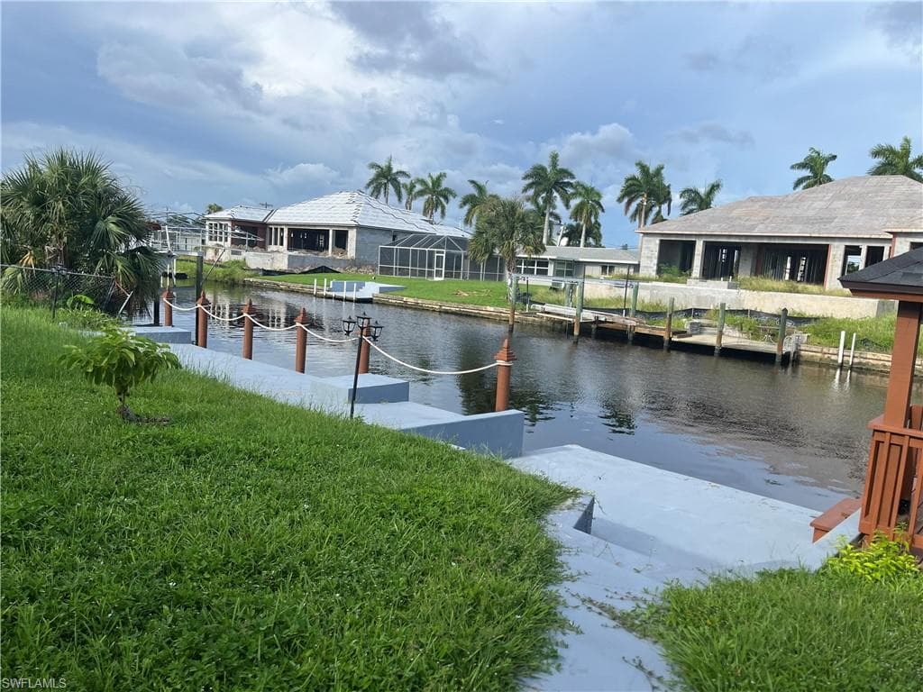 5313 Bayview Ct, Cape Coral, FL 33904-6