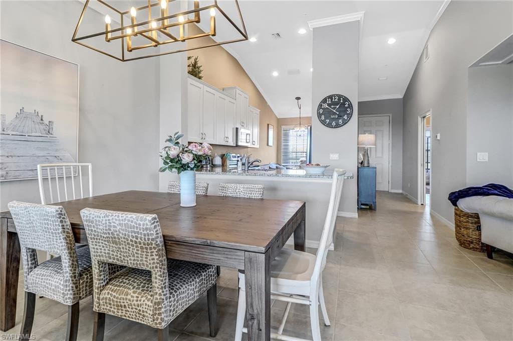 9440 Benvenuto Ct 3-201, Naples, FL 34119-10