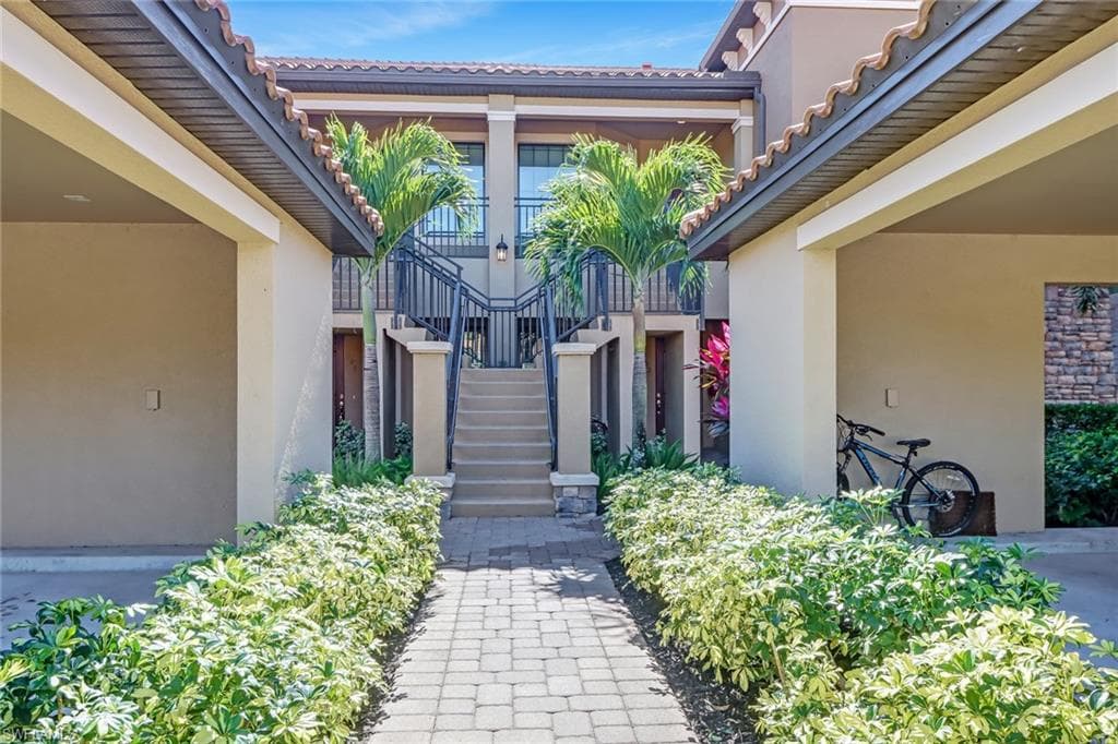 9440 Benvenuto Ct 3-201, Naples, FL 34119-21