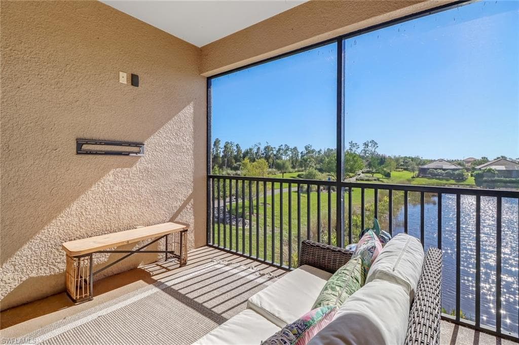 9440 Benvenuto Ct 3-201, Naples, FL 34119-25