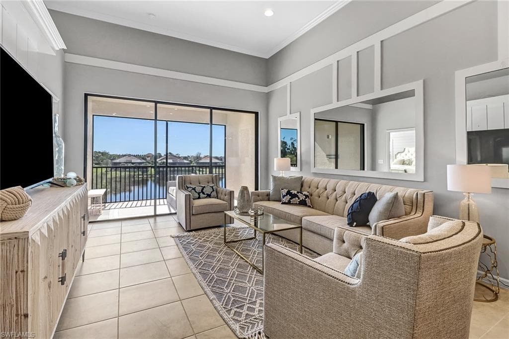 9440 Benvenuto Ct 3-201, Naples, FL 34119-3