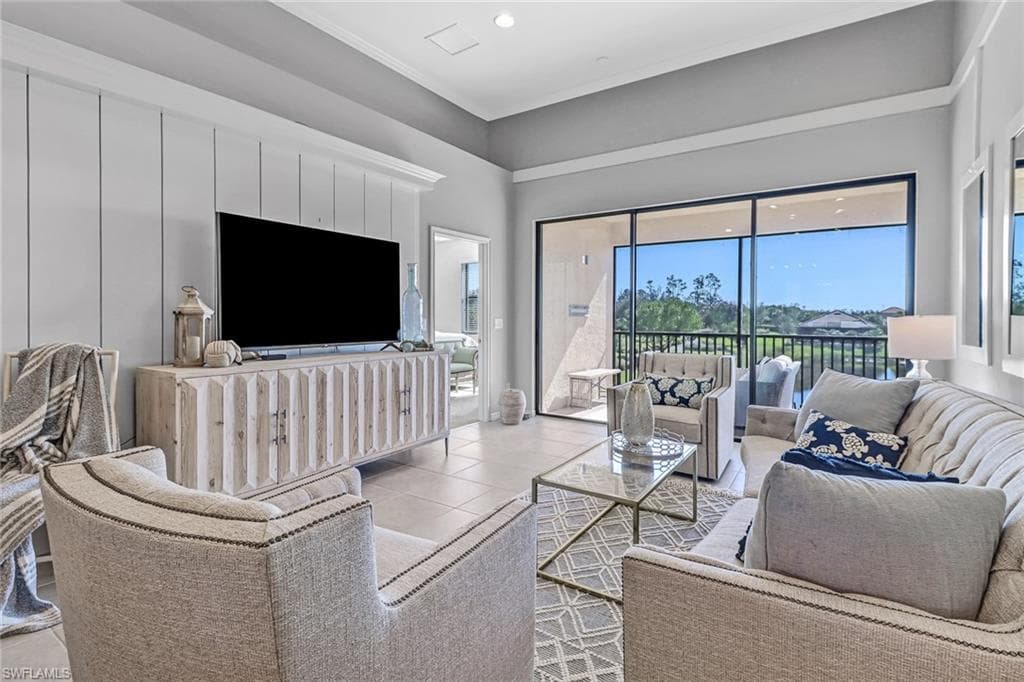 9440 Benvenuto Ct 3-201, Naples, FL 34119-4