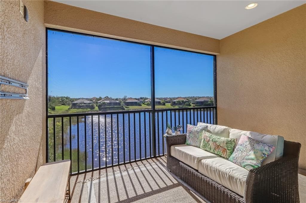 9440 Benvenuto Ct 3-201, Naples, FL 34119-5