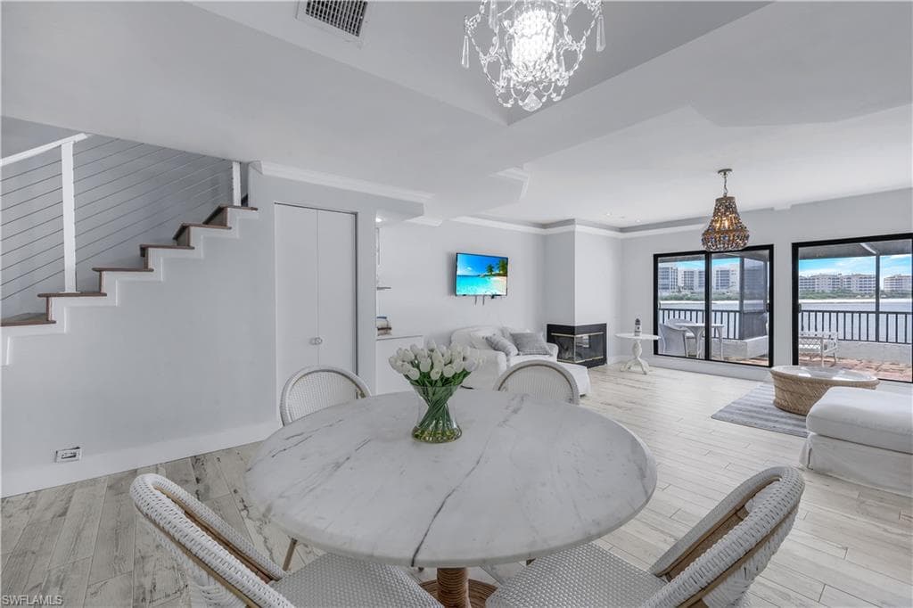 410 La Peninsula Blvd 410, Naples, FL 34113-13