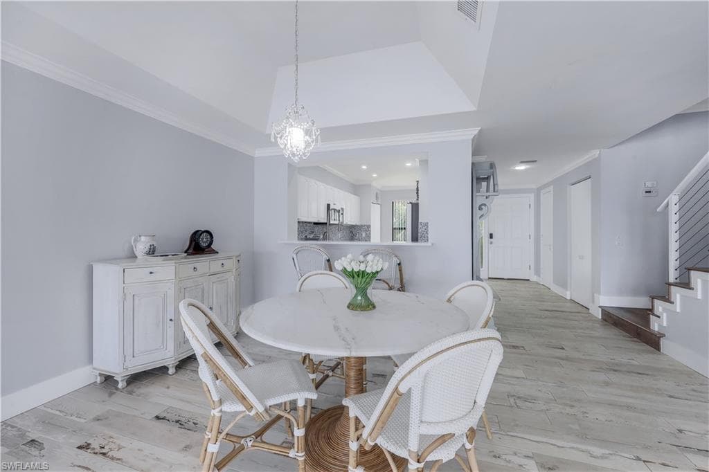 410 La Peninsula Blvd 410, Naples, FL 34113-15