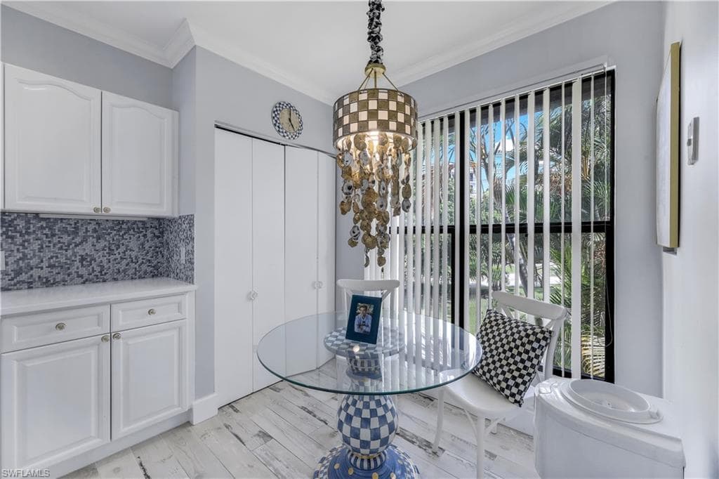 410 La Peninsula Blvd 410, Naples, FL 34113-18