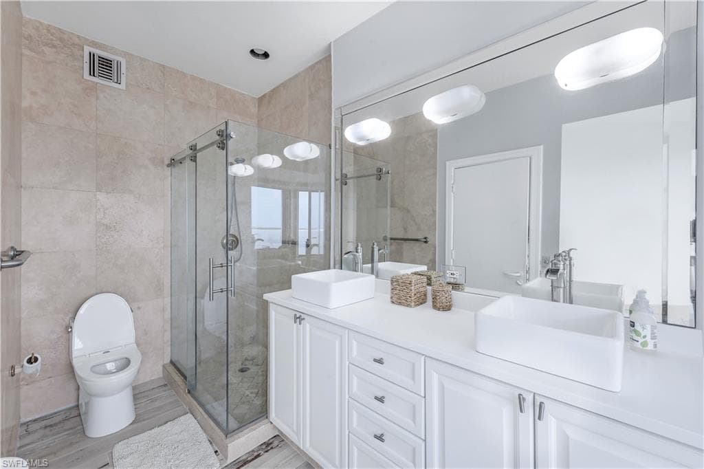 410 La Peninsula Blvd 410, Naples, FL 34113-22