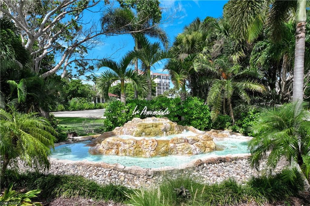 410 La Peninsula Blvd 410, Naples, FL 34113-4