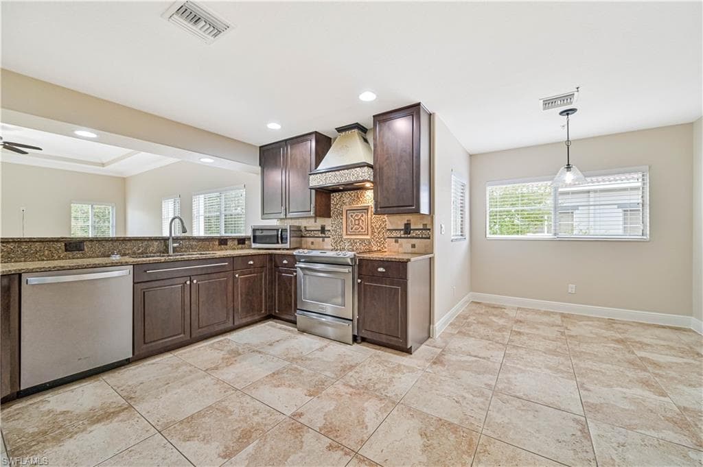 12091 Santaluz Dr 102, Fort Myers, FL 33913-17