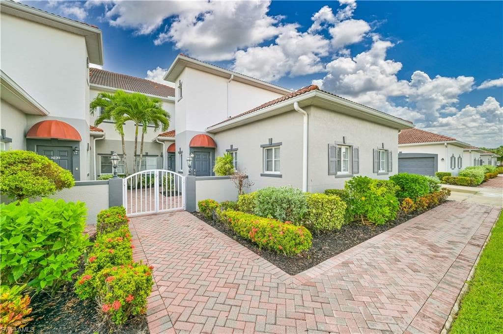 12091 Santaluz Dr 102, Fort Myers, FL 33913-2