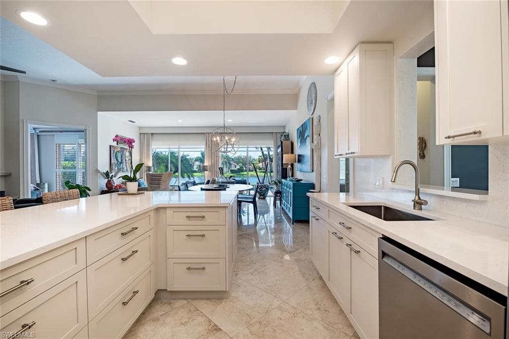 3928 Upolo Ln, Naples, FL 34119-13