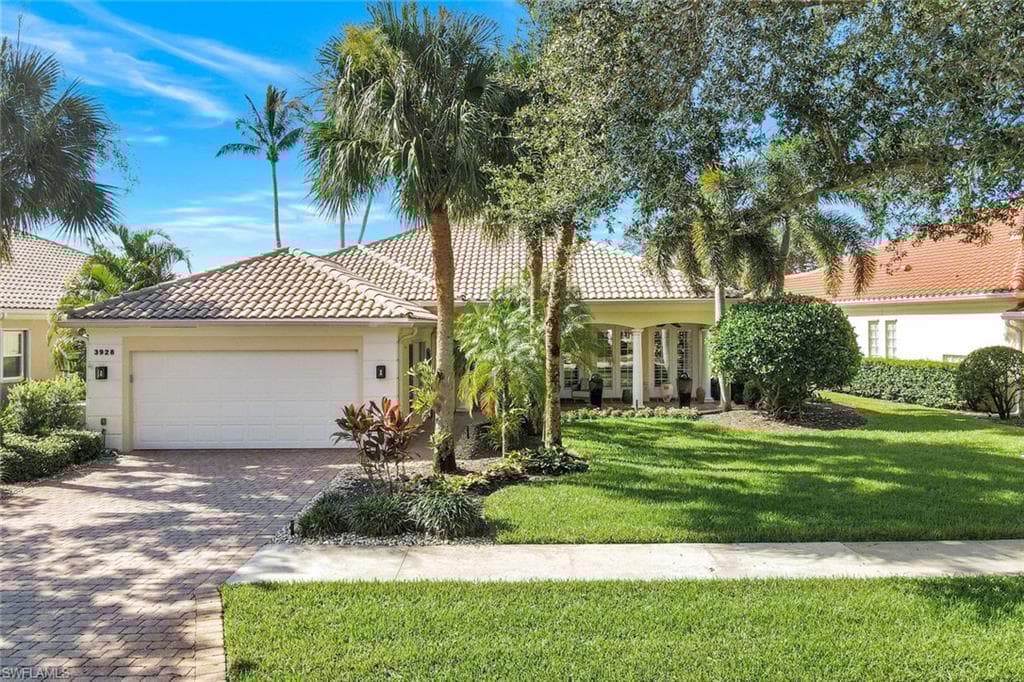 3928 Upolo Ln, Naples, FL 34119-2