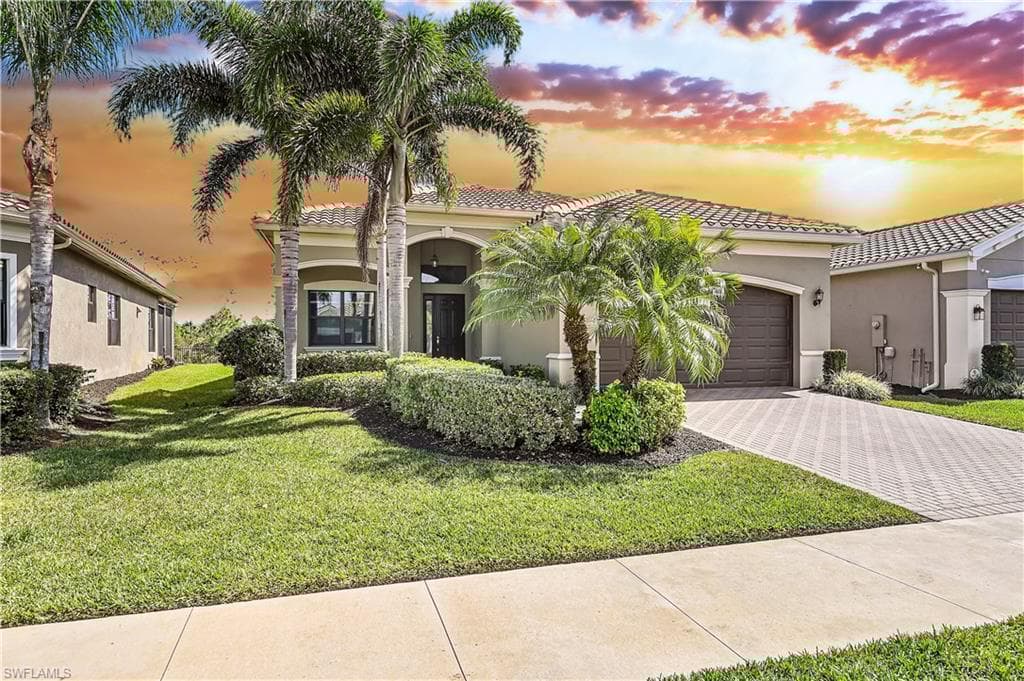 2820 Cinnamon Bay Cir, Naples, FL 34119-1
