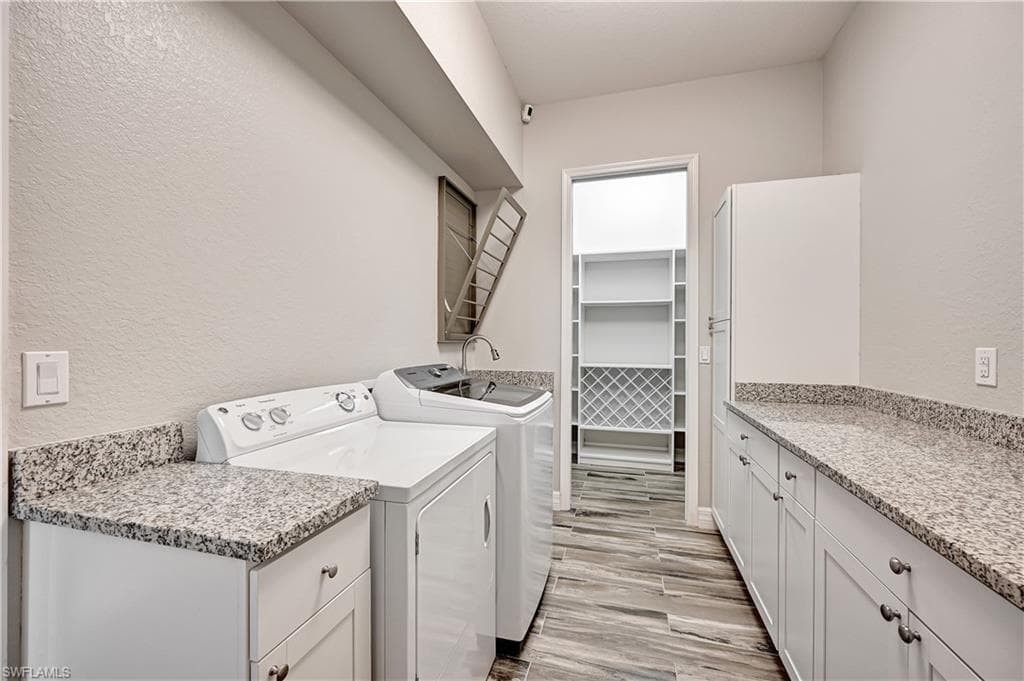 2820 Cinnamon Bay Cir, Naples, FL 34119-21