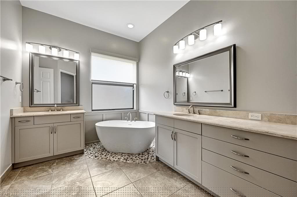 2820 Cinnamon Bay Cir, Naples, FL 34119-31