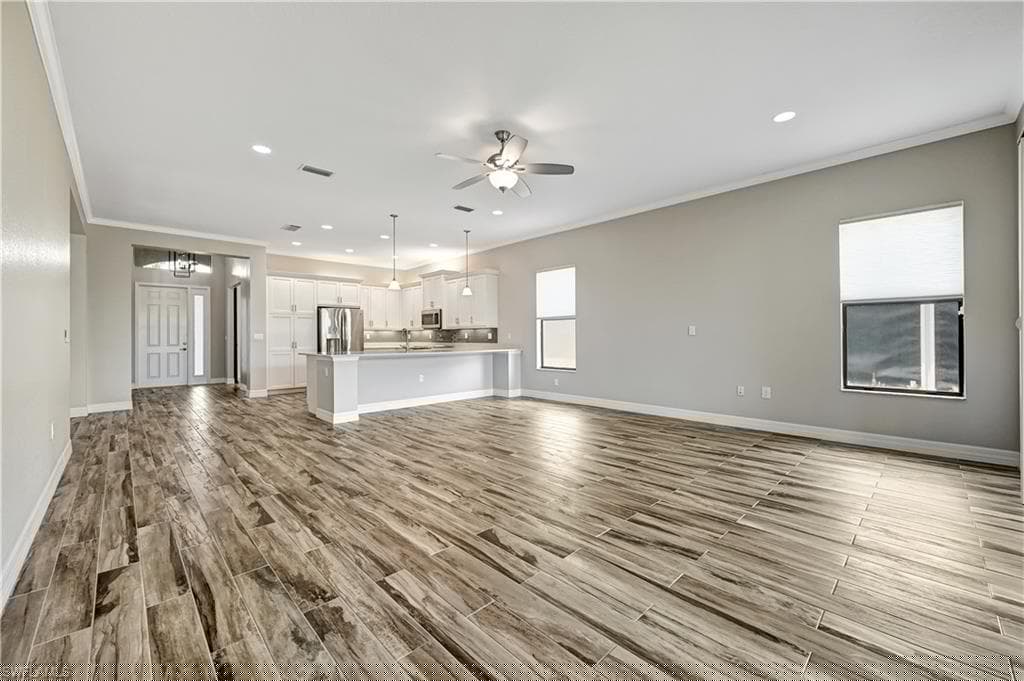 2820 Cinnamon Bay Cir, Naples, FL 34119-6