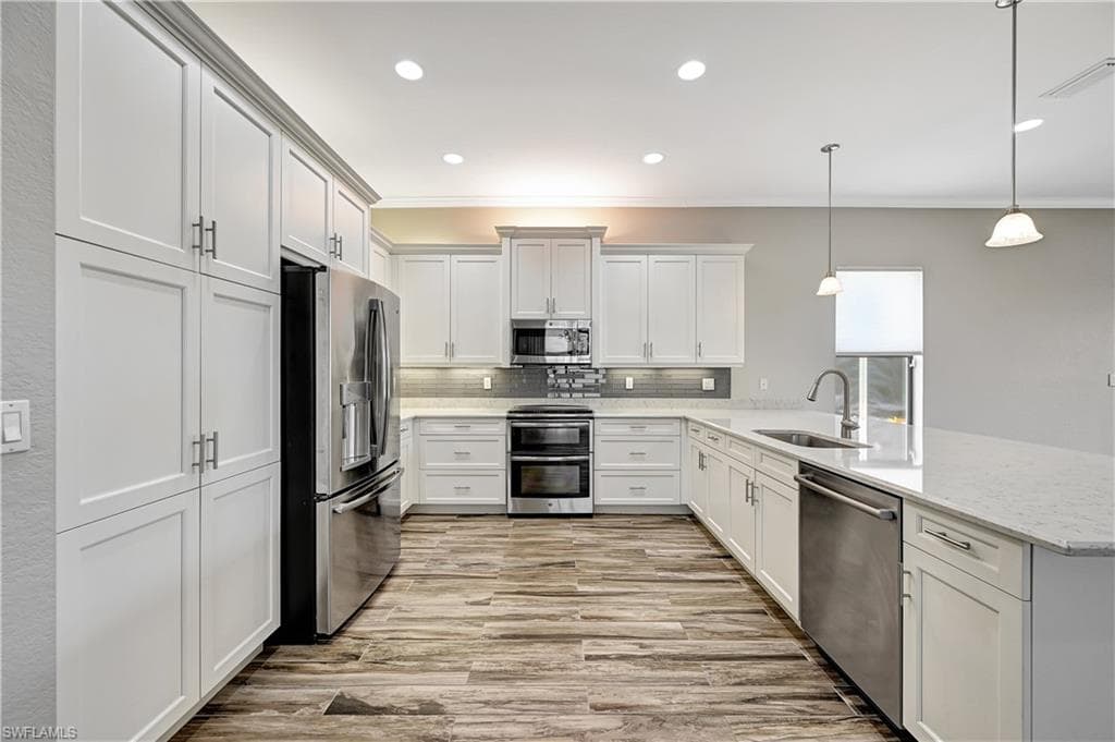 2820 Cinnamon Bay Cir, Naples, FL 34119-7