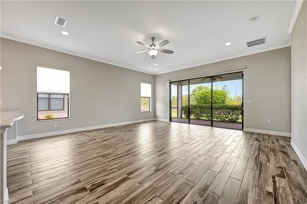 2820 Cinnamon Bay Cir, Naples, FL 34119-8