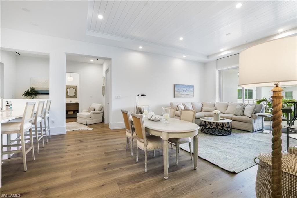 201 8th St S 308, Naples, FL 34102-11