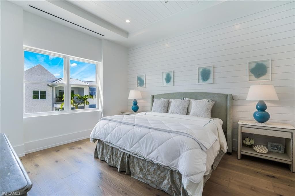 201 8th St S 308, Naples, FL 34102-14