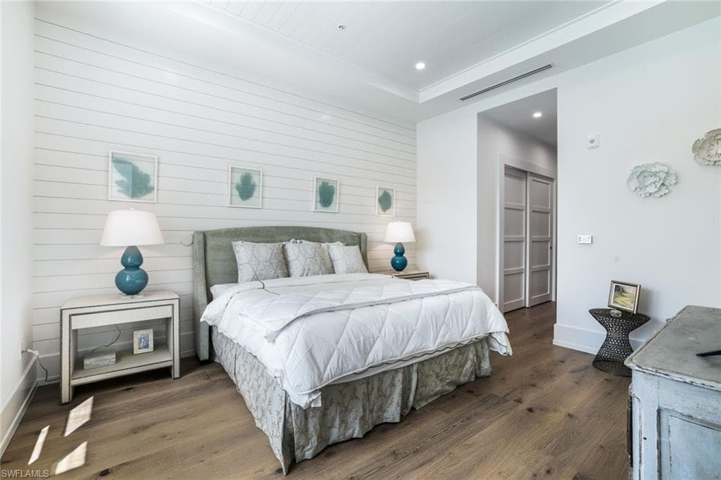 201 8th St S 308, Naples, FL 34102-15