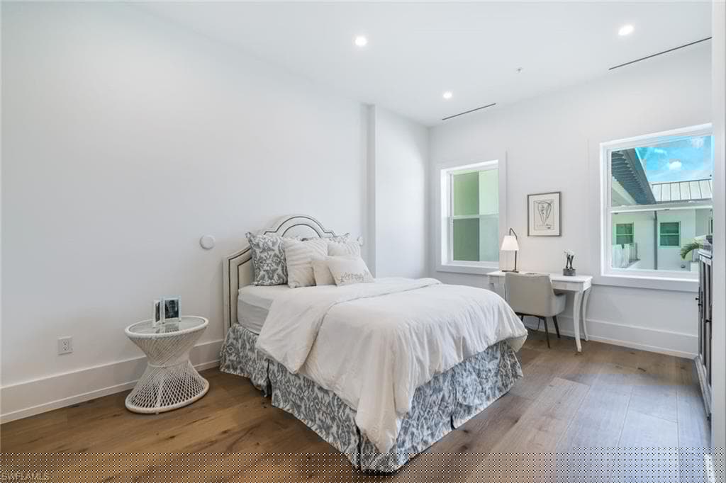 201 8th St S 308, Naples, FL 34102-20