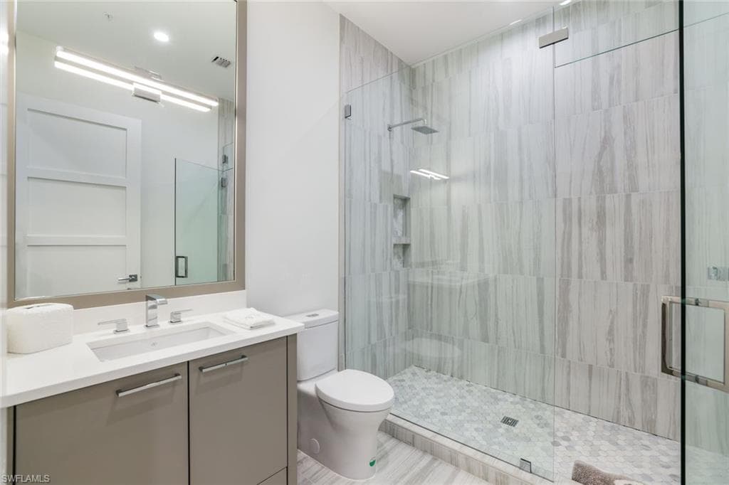 201 8th St S 308, Naples, FL 34102-22