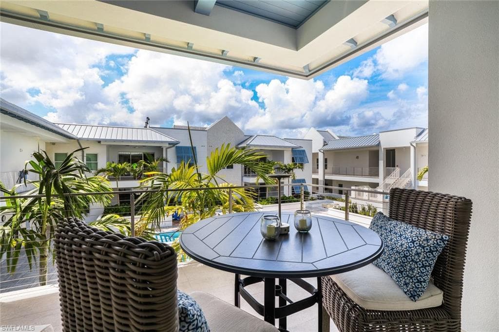 201 8th St S 308, Naples, FL 34102-24