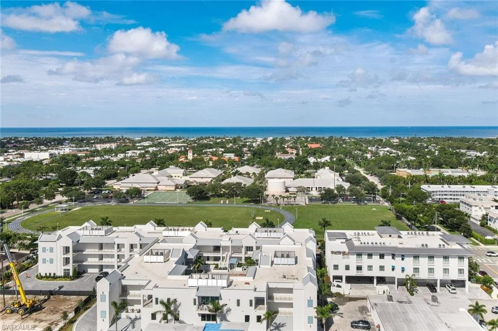 201 8th St S 308, Naples, FL 34102-31