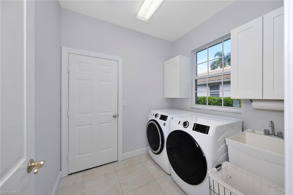 8591 Pepper Tree Way, Naples, FL 34114-12