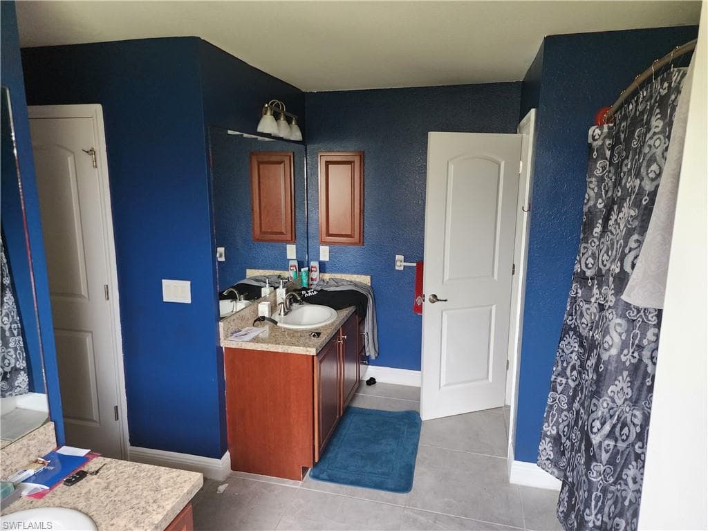 915 Alvin Ave, Lehigh Acres, Fl 33971-20