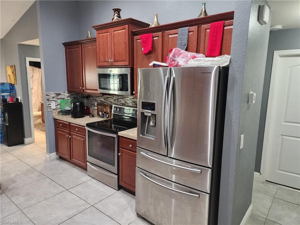 915 Alvin Ave, Lehigh Acres, Fl 33971-23
