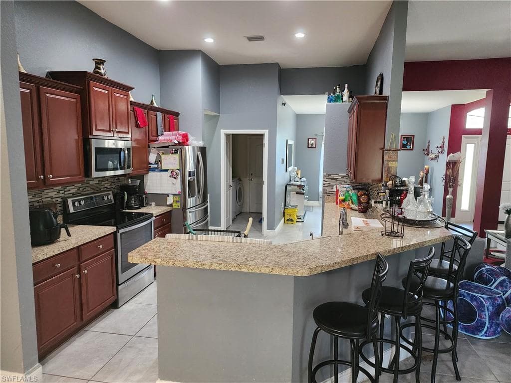 915 Alvin Ave, Lehigh Acres, Fl 33971-28
