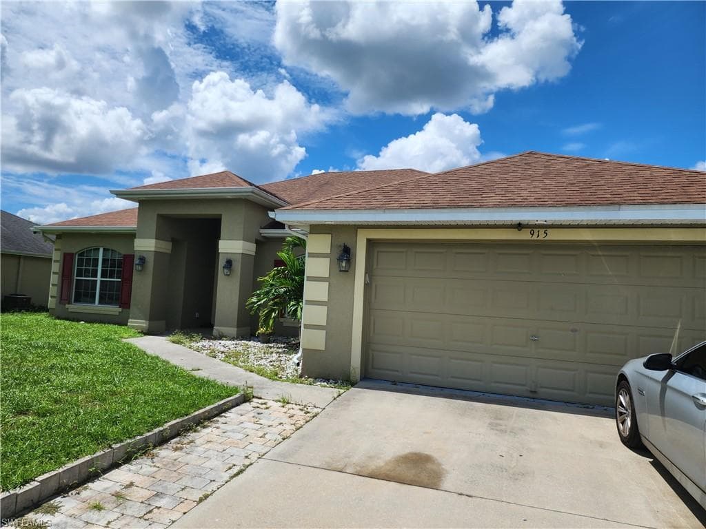 915 Alvin Ave, Lehigh Acres, Fl 33971-5