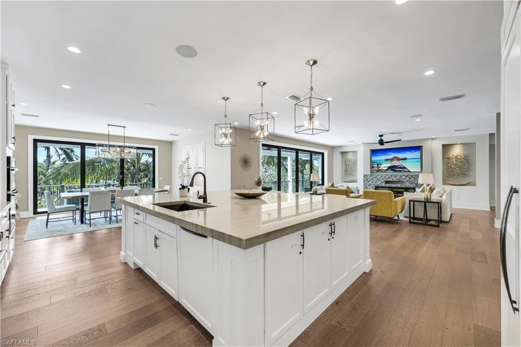 241 Willow Ave, Anna Maria, FL 34216-9
