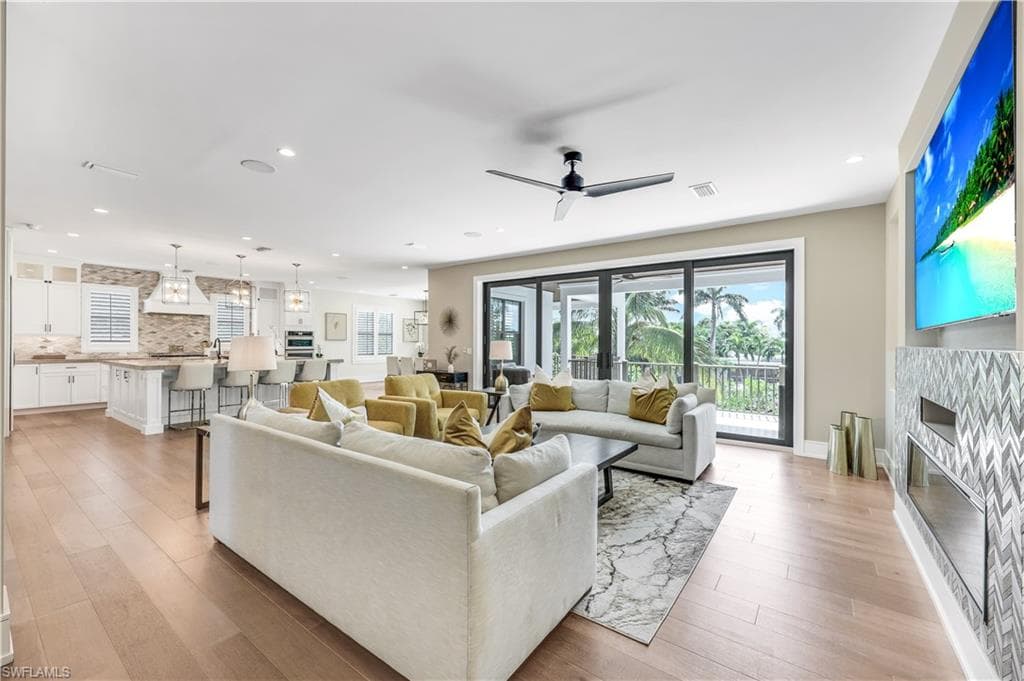 241 Willow Ave, Anna Maria, FL 34216-11