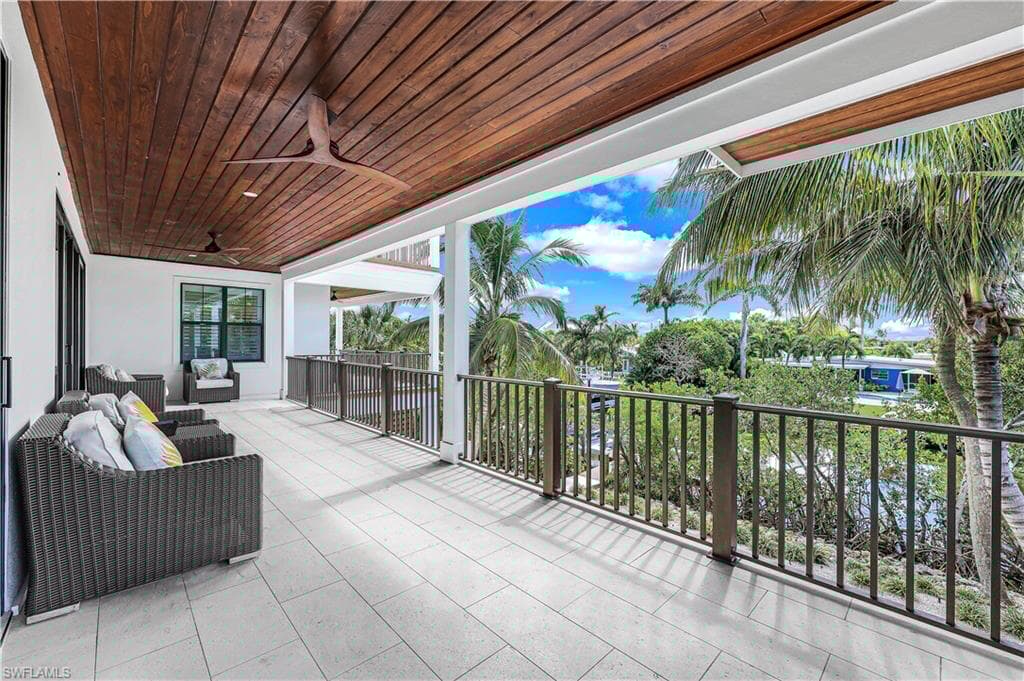 241 Willow Ave, Anna Maria, FL 34216-12