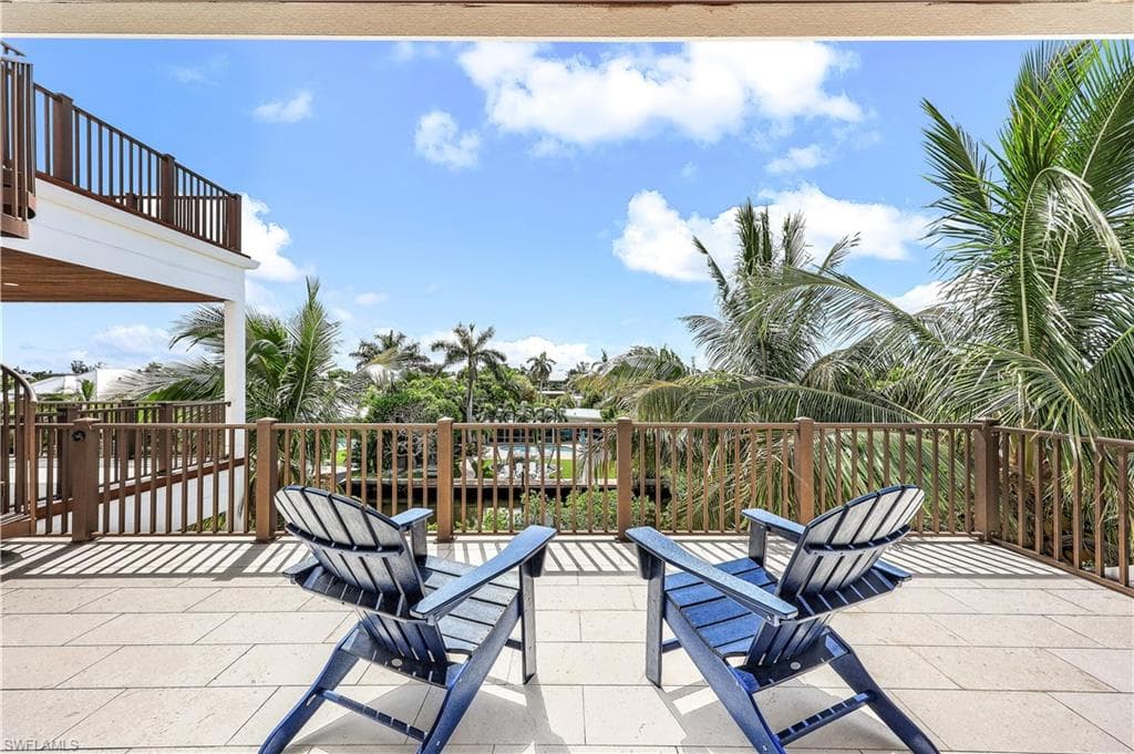 241 Willow Ave, Anna Maria, FL 34216-19