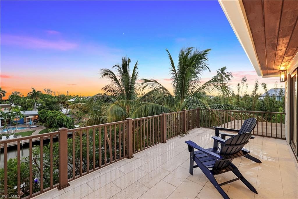 241 Willow Ave, Anna Maria, FL 34216-20
