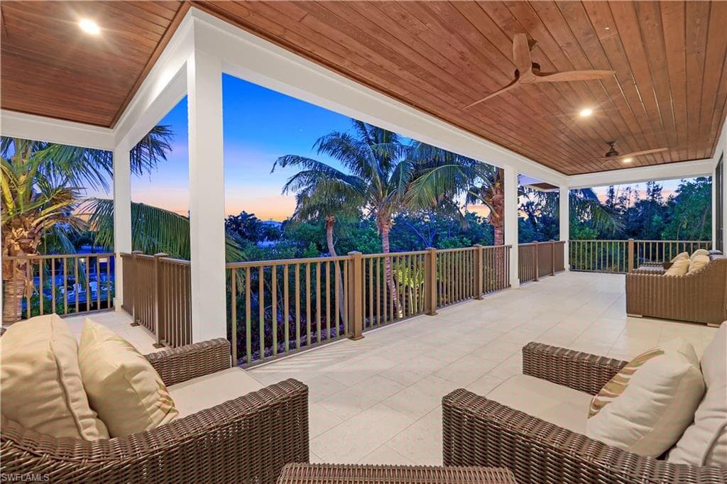 241 Willow Ave, Anna Maria, FL 34216-34