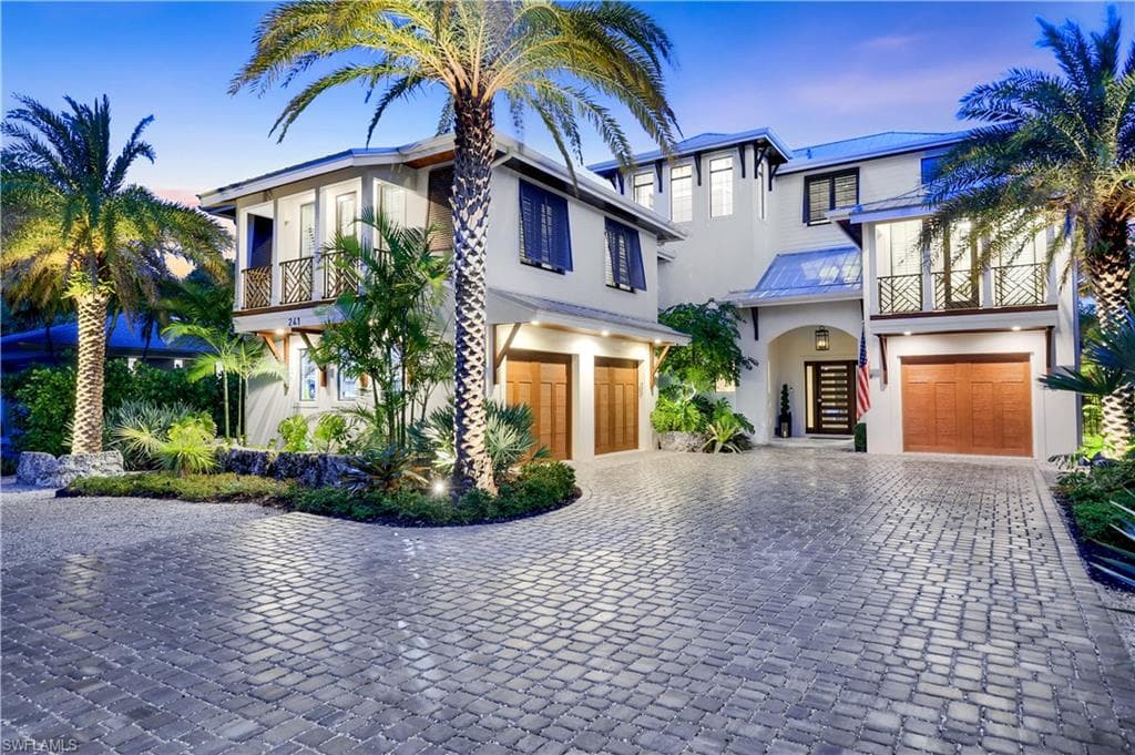 241 Willow Ave, Anna Maria, FL 34216-3