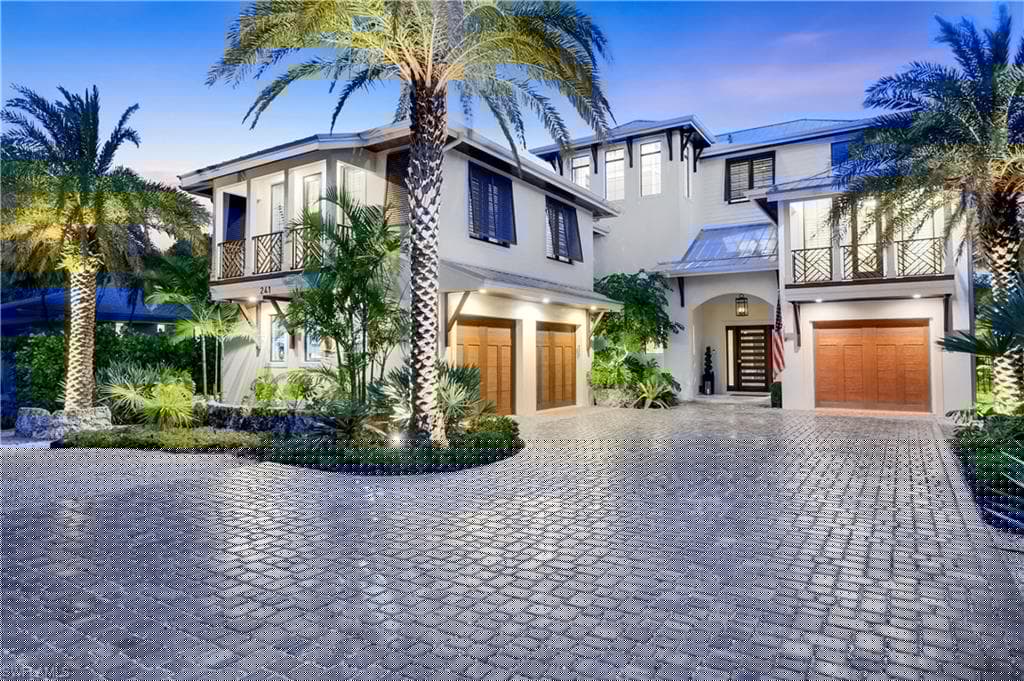 241 Willow Ave, Anna Maria, FL 34216-3