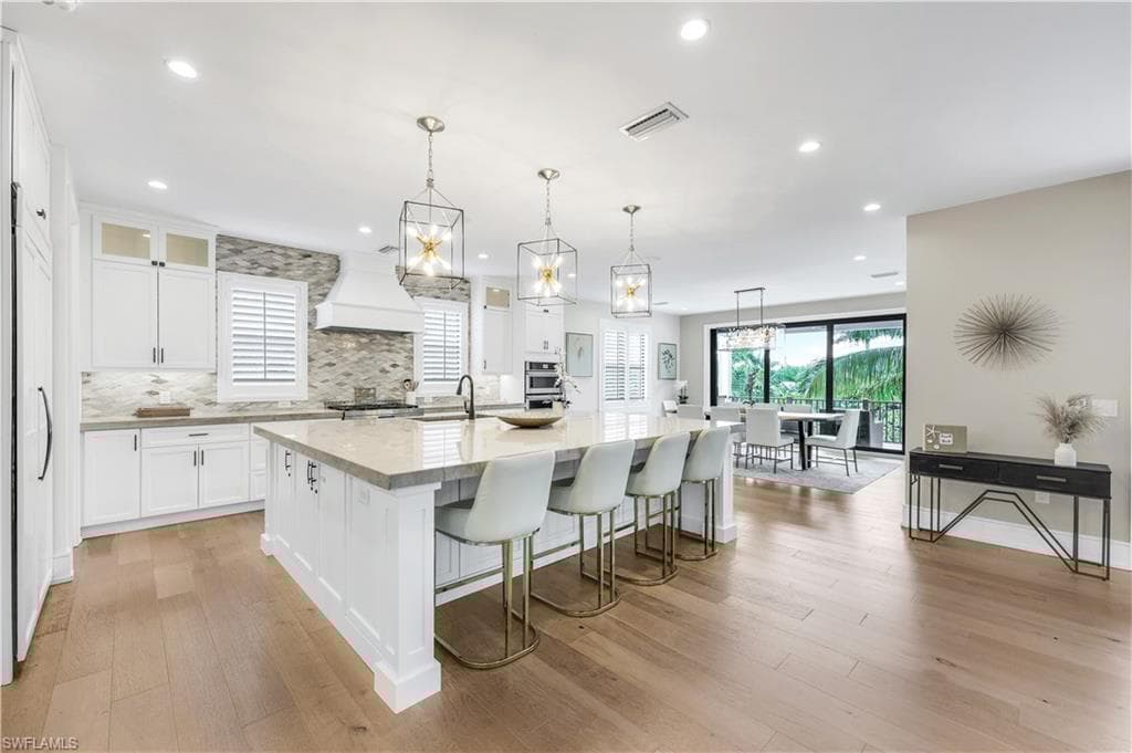 241 Willow Ave, Anna Maria, FL 34216-7